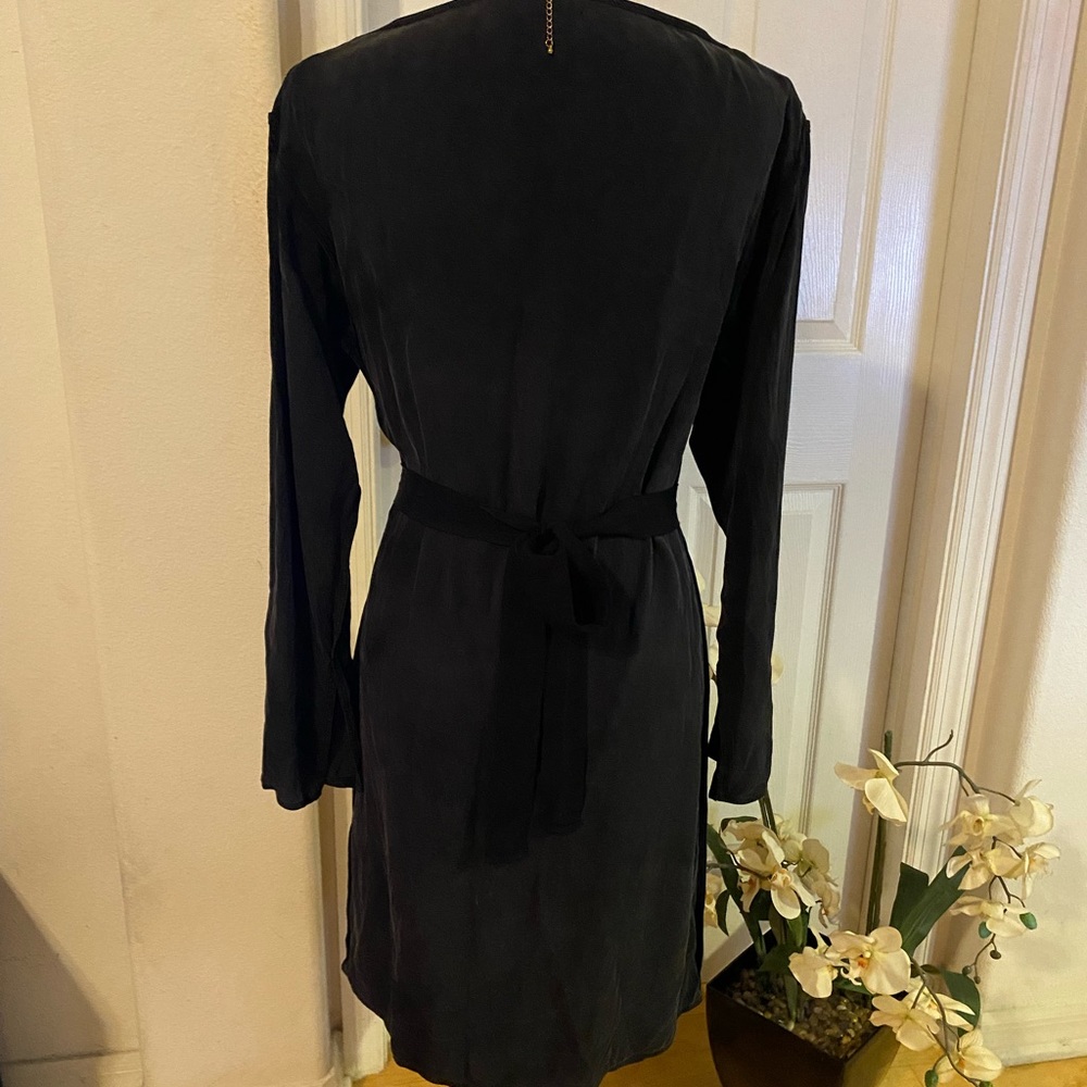 Theory Black Belted Long Sleeve 100% Silk, Size 6. - Picture 4 of 11